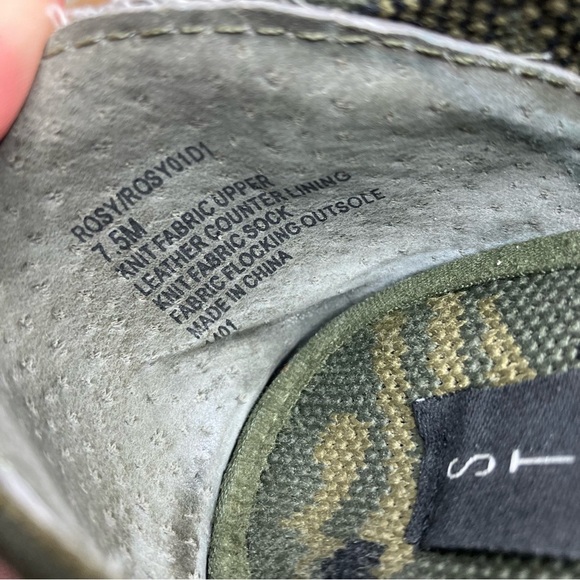 Steve Madden Rosy Point Toe Ballet Flat - Picture 2 of 6